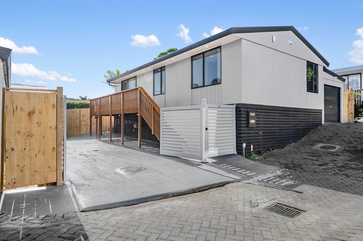 2/34 Ferndale Road, Mount Wellington, Auckland - Carousel 1