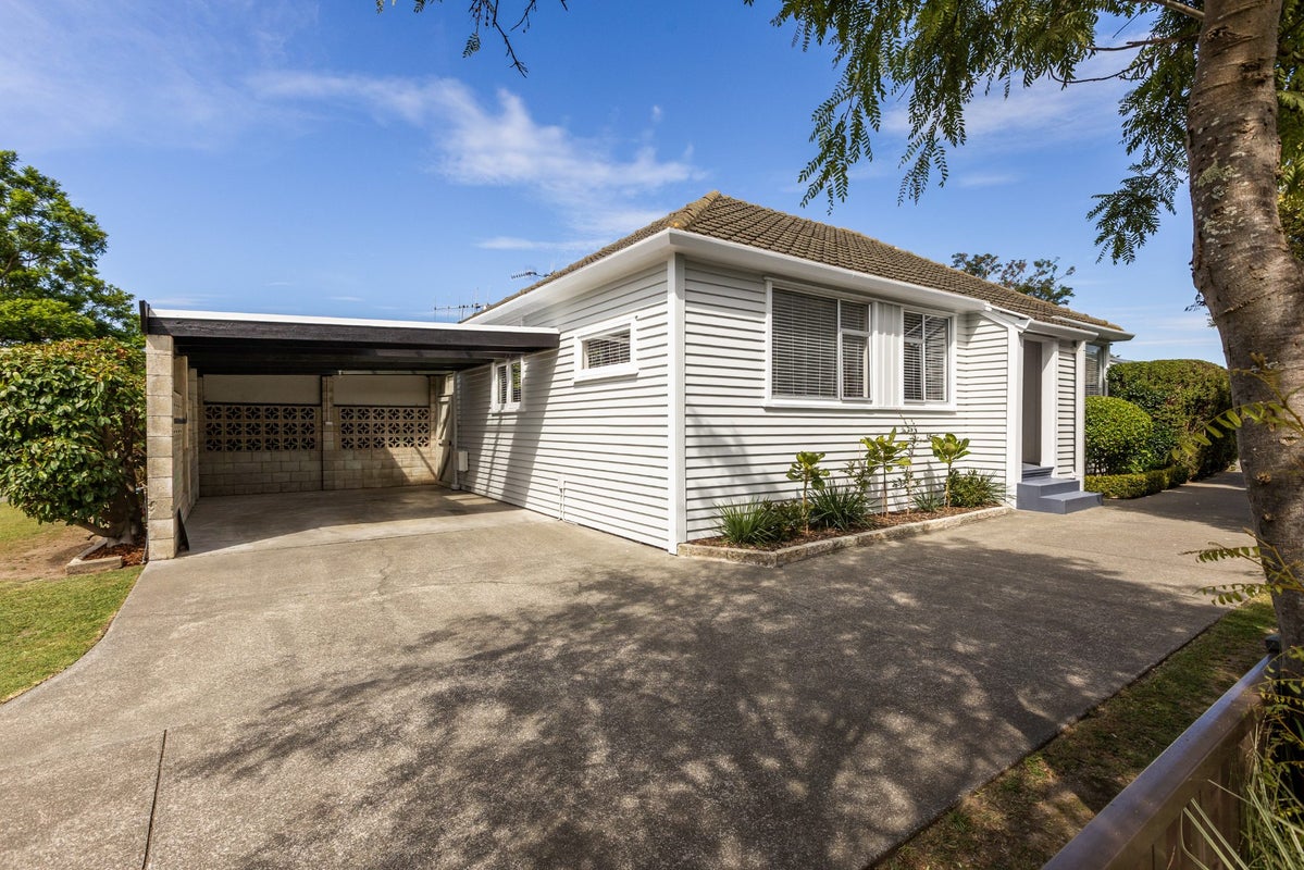 9 Hammond Road, Taradale, Napier - Carousel 14