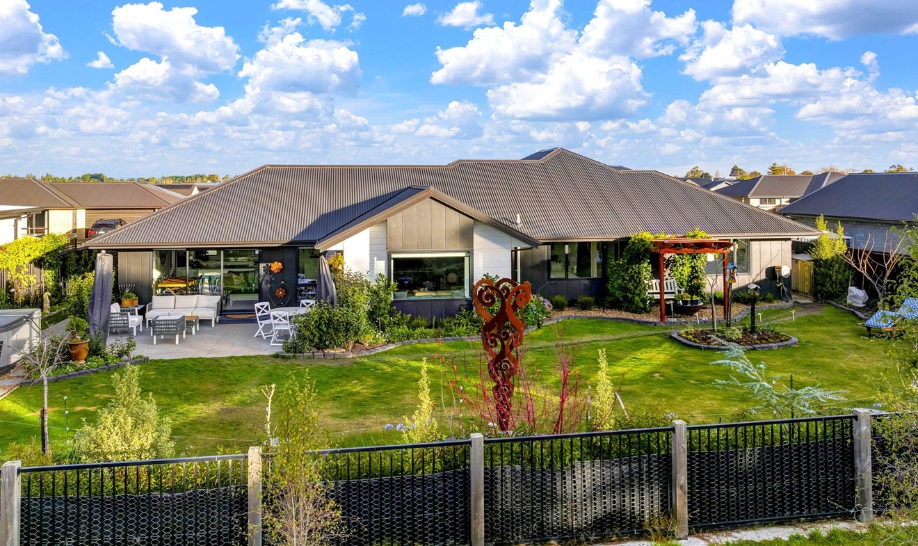 3 Cox Lane, Amberley, Amberley - Carousel 1