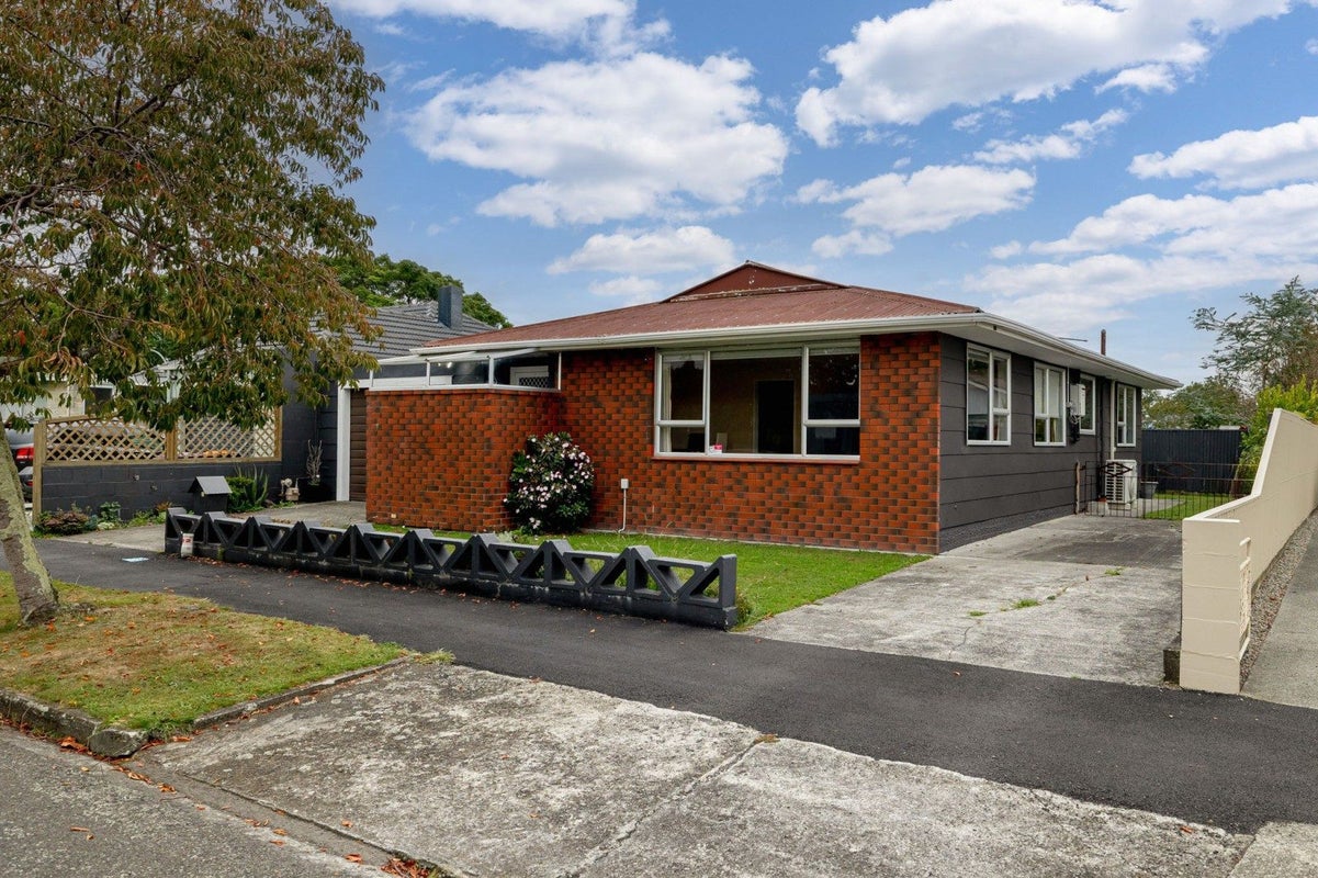 1B Paisley Street, Awapuni, Palmerston North - Carousel 1
