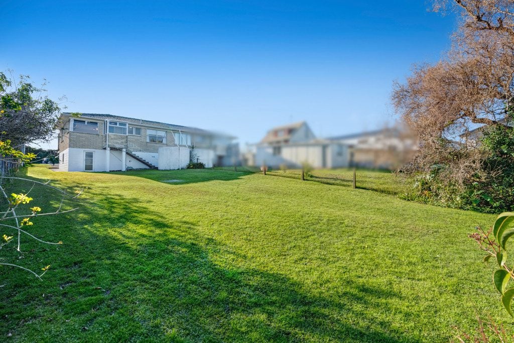 2/941 Whangaparaoa Road, Manly, Whangaparaoa - Carousel 1