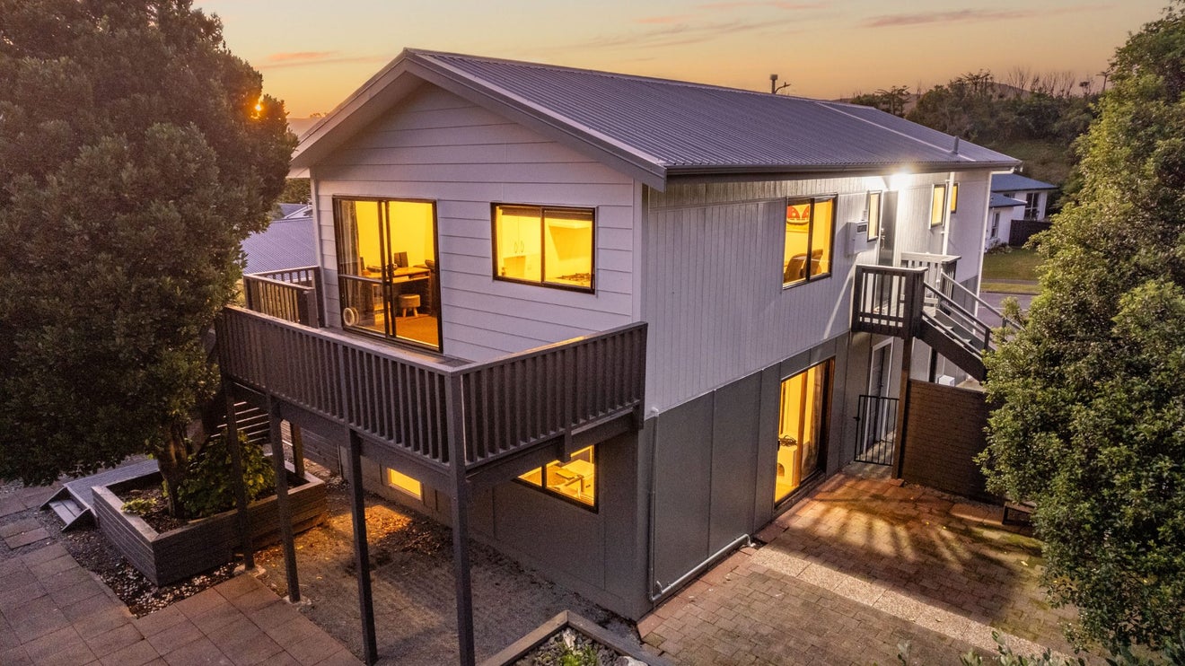 222 Major Drive, Kelson, Lower Hutt - Carousel 1