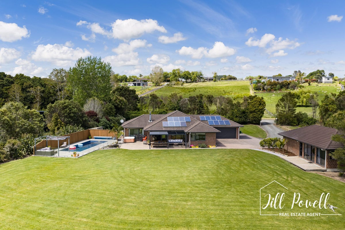 93C Jumna Road, Maungaturoto, Maungaturoto - Carousel 1