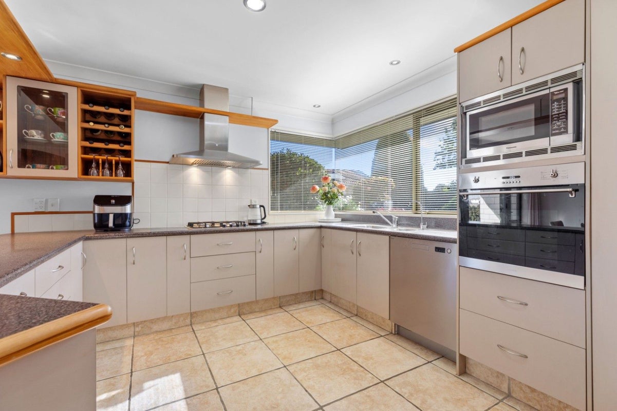 37 Wakefield Drive, Bethlehem, Tauranga - Carousel 2
