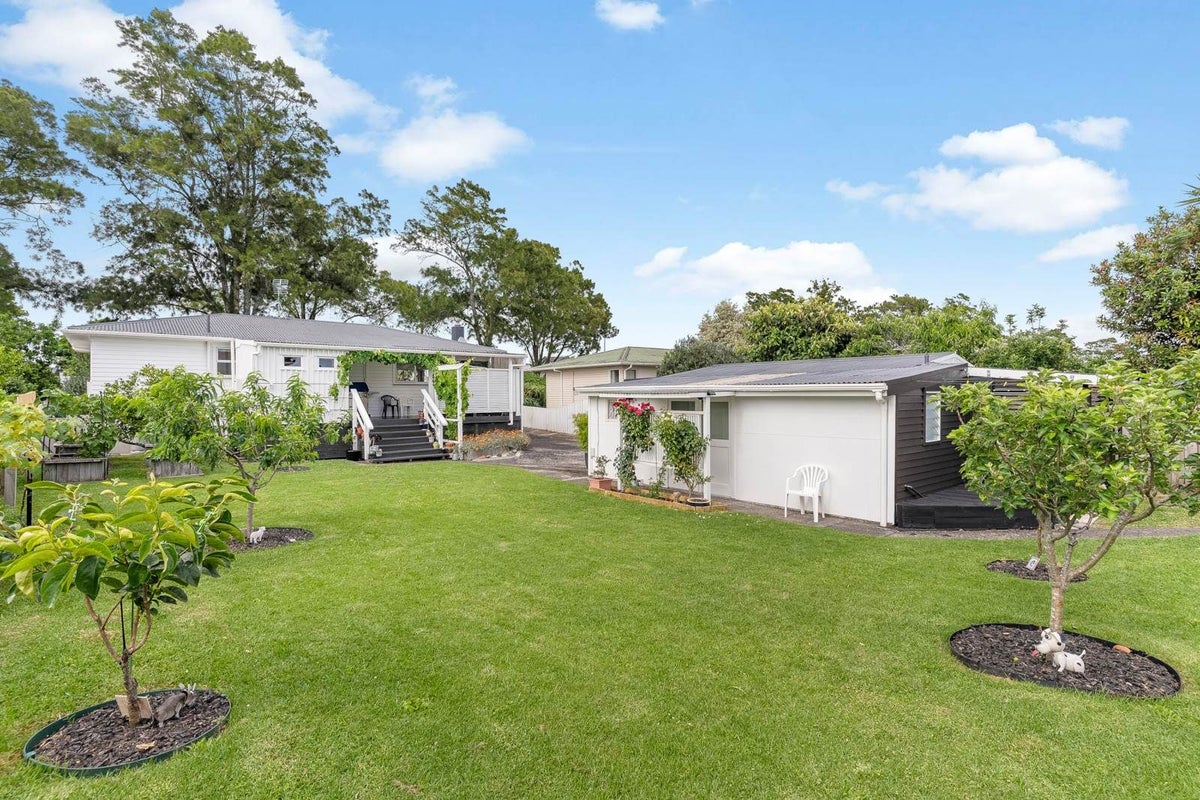35 Pinedale Place, Henderson, Auckland - Carousel 1