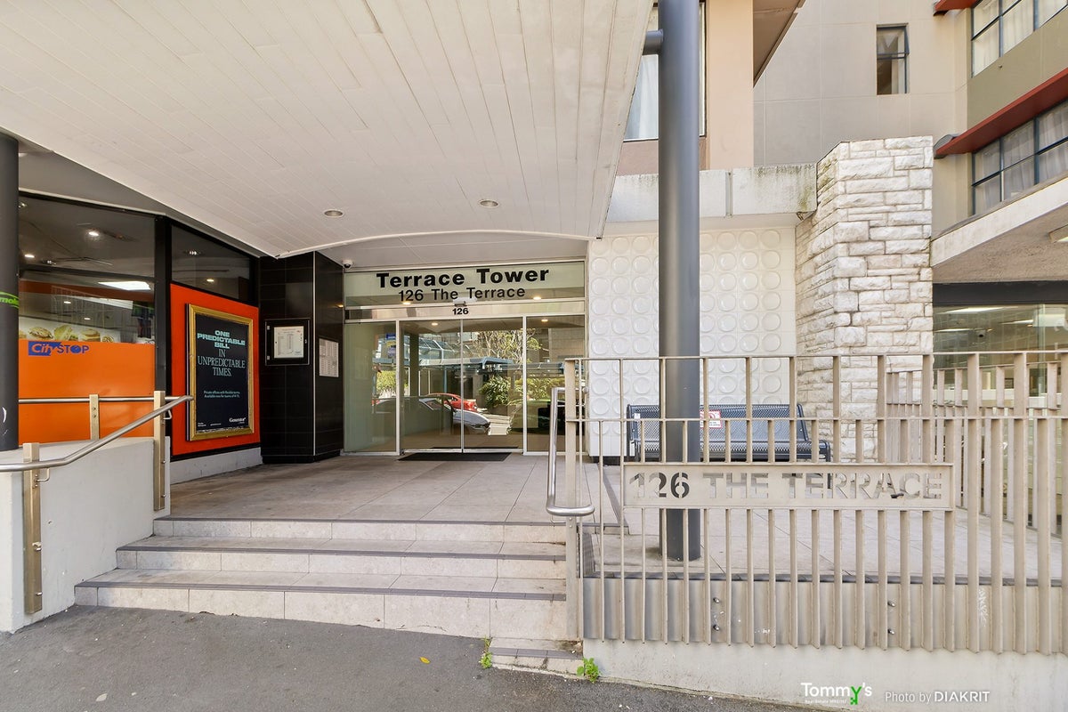 9C/126 The Terrace, Wellington Central, Wellington - Carousel 1