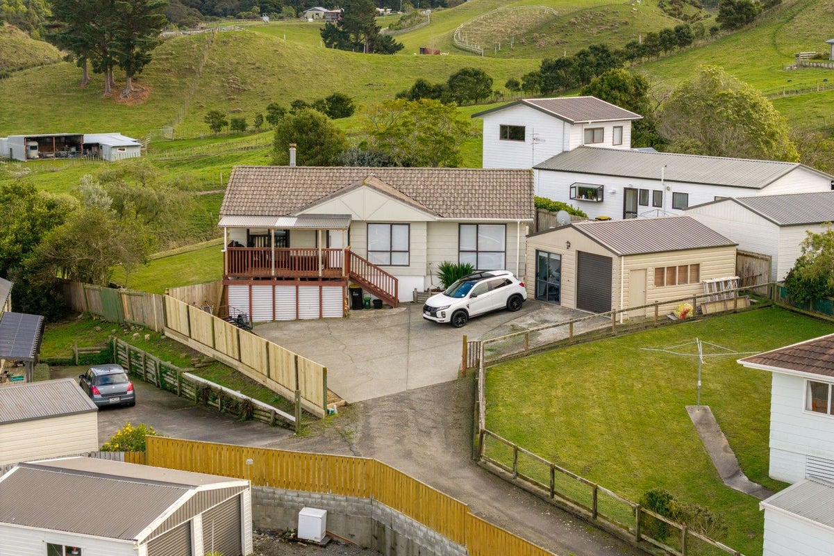 83 Fraser Drive, Feilding, Feilding - Carousel 2