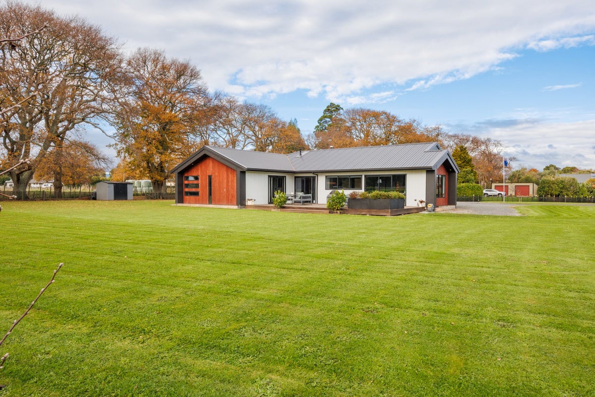 9 Mahua Road, Feilding, Feilding - Carousel 1