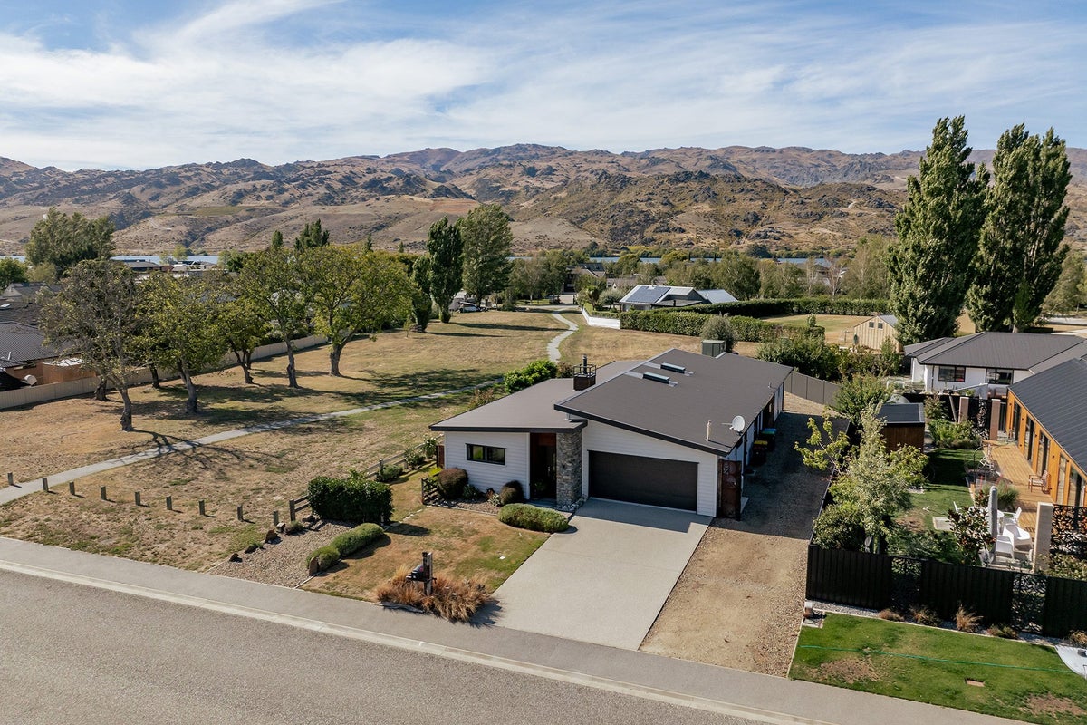 54 Stratford Drive, Mount Pisa, Cromwell - Carousel 2