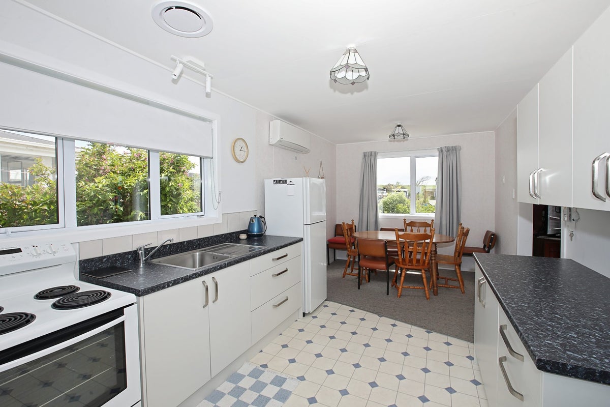33 Verdun Street, Riverton - Carousel 2