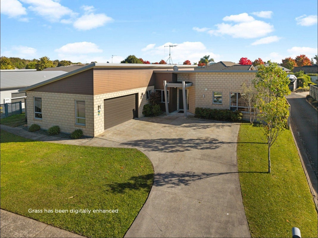 18 Milbrook Place, Chartwell, Hamilton - Carousel 1