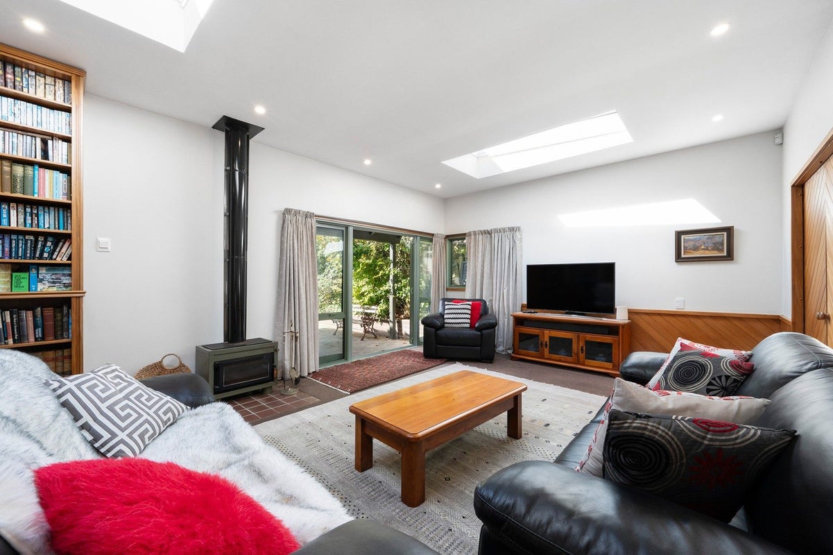 5 Indira Place, Khandallah, Wellington - Carousel 2