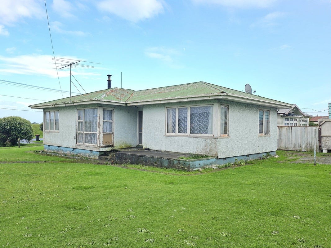 51 Nelson Quay, Cobden, Greymouth - Carousel 1