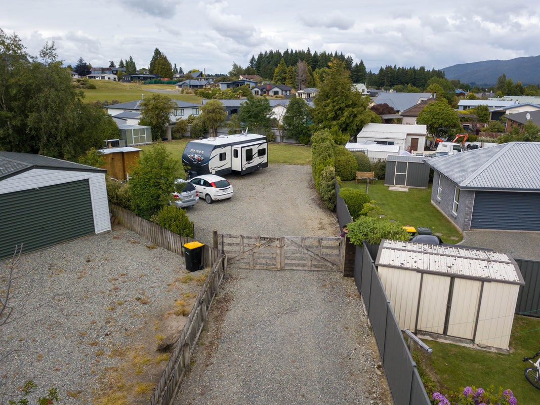 4 Ritchie Court, Te Anau, Te Anau - Carousel 2