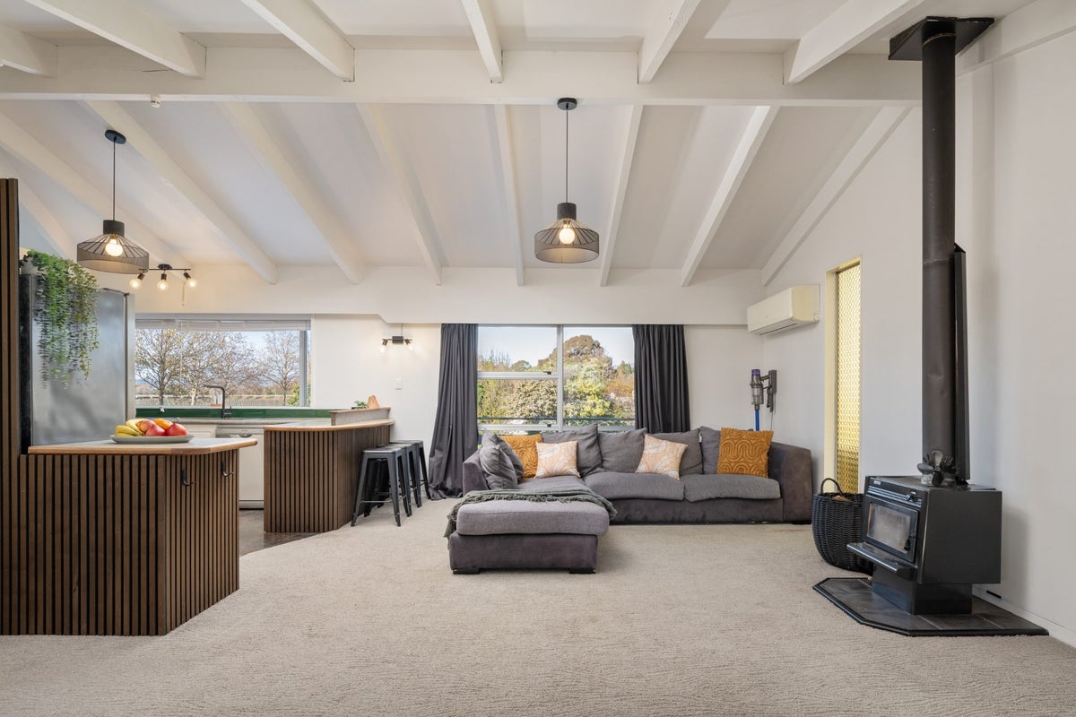 33 Rousehill Street, Renwick, Renwick - Carousel 1