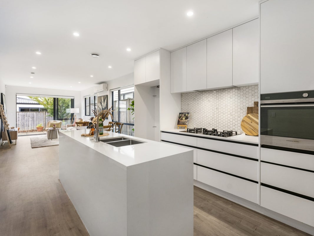 42 Lusitano Drive, Karaka, Papakura - Carousel 2