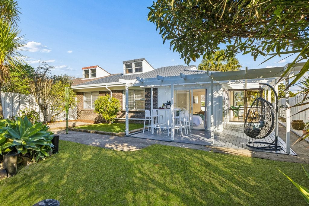 2/1 Arkley Avenue, Farm Cove, Auckland - Carousel 1
