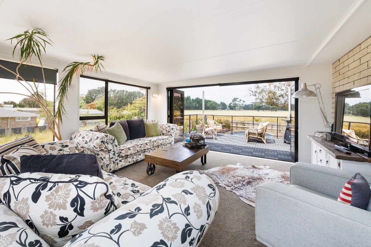 38 Russell Street, Foxton, Foxton - Carousel 2