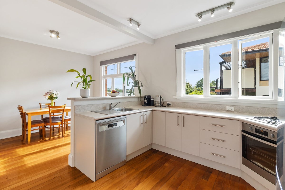 7 June Street, Highfield, Timaru, Canterbury - Carousel 2