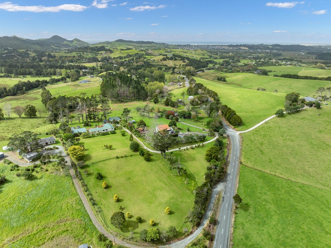 200 King Road, Kaiwaka - Carousel 1