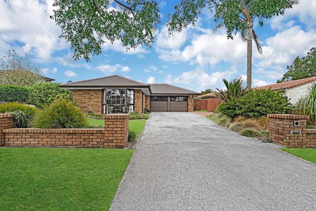 11 Jessika Place, Conifer Grove, Takanini - Carousel 1