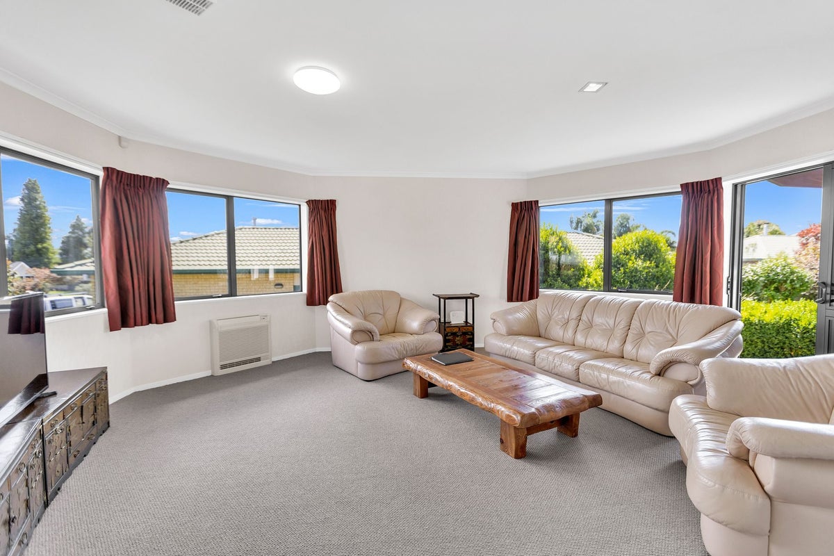 16 Stanley Drive, Lynmore, Rotorua - Carousel 2