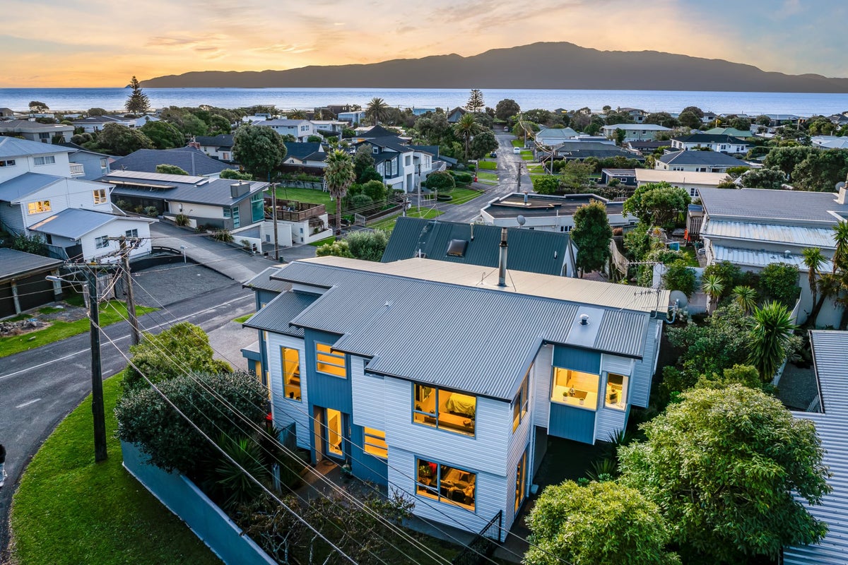 23 Nathan Avenue, Paraparaumu Beach, Paraparaumu - Carousel 1