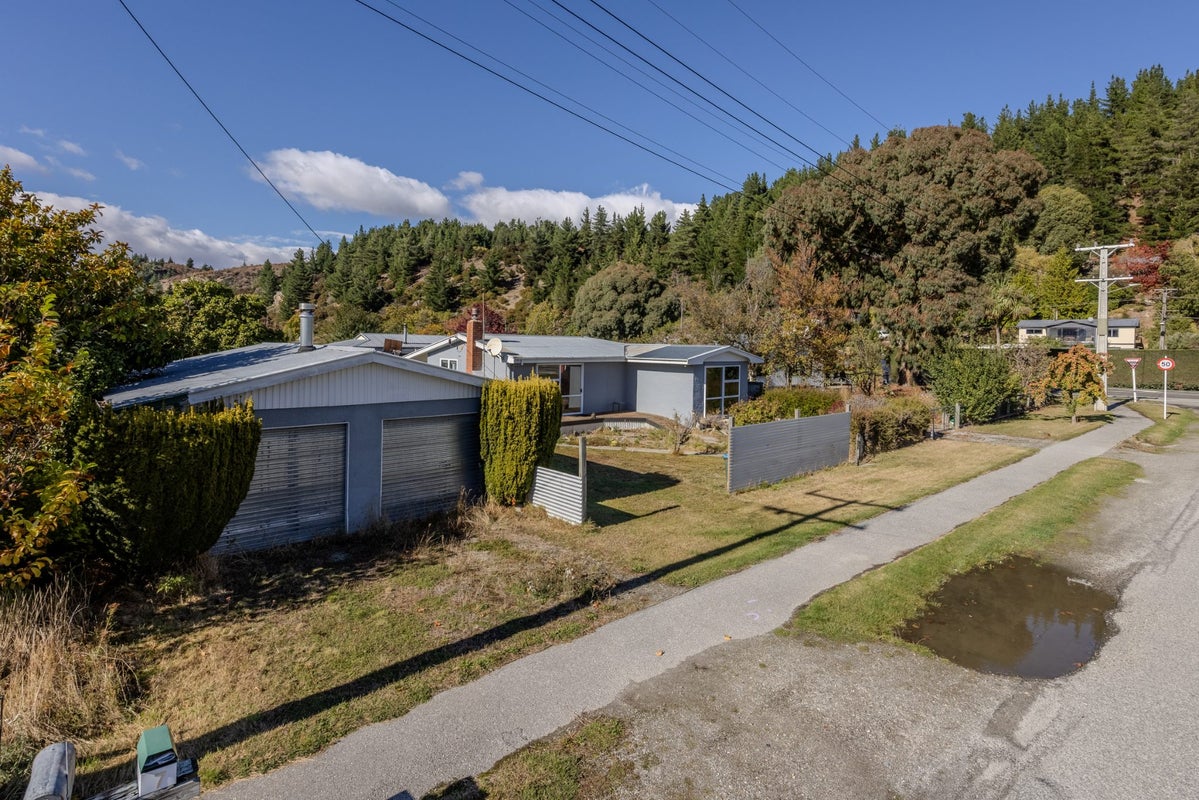 7 Hopkins Street, Cromwell - Carousel 19