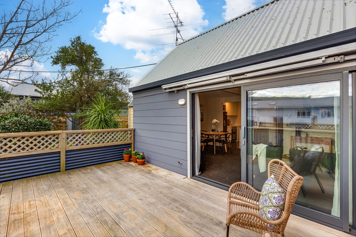7B Central Terrace, Alicetown, Lower Hutt - Carousel 2