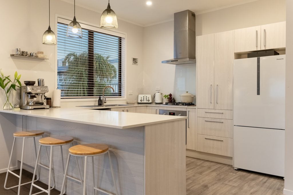 196A Beach Haven Road, Beach Haven, Auckland - Carousel 2