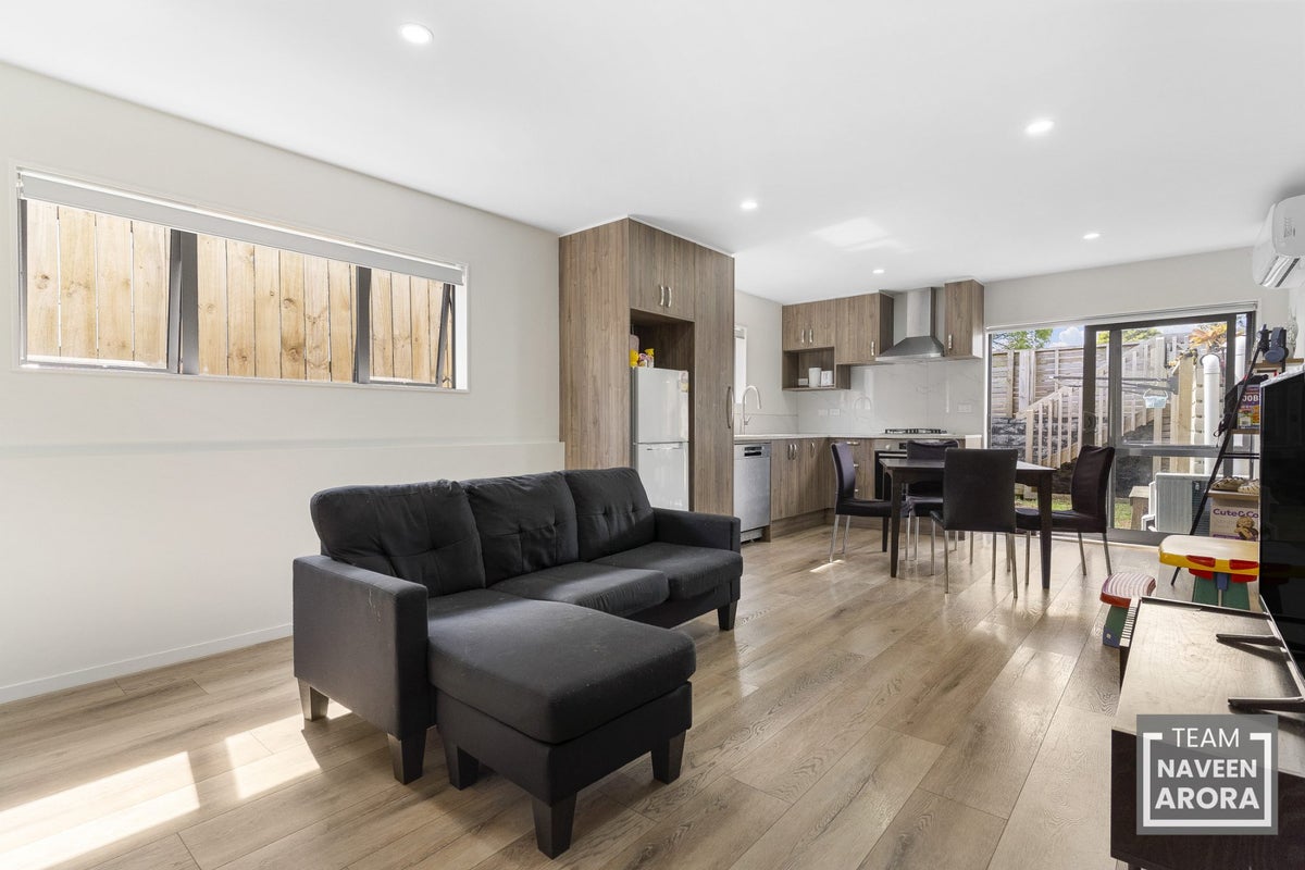 99E Mahia Road, Wattle Downs, Auckland - Carousel 1