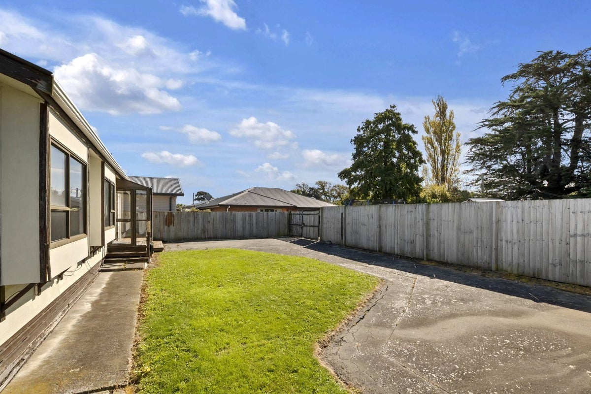 2/114 Randolph Street, Woolston, Christchurch - Carousel 25