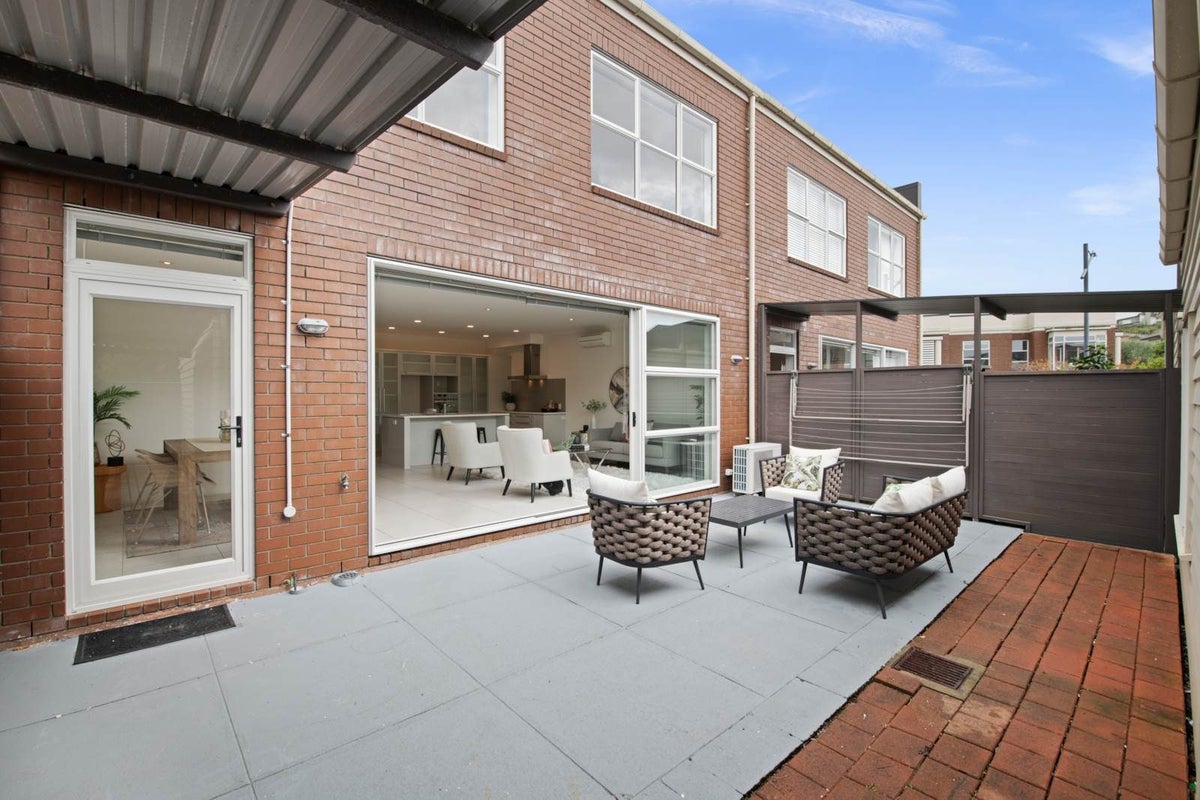 6 Baber Drive, Stonefields, Auckland - Carousel 1