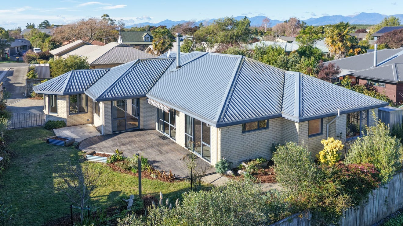 81 Iwa Street, Mapua - Carousel 1