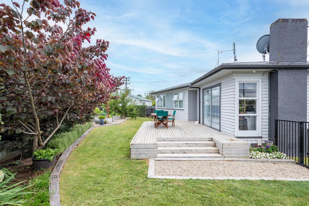 1B Tomin Road, Glenview, Hamilton - Carousel 1