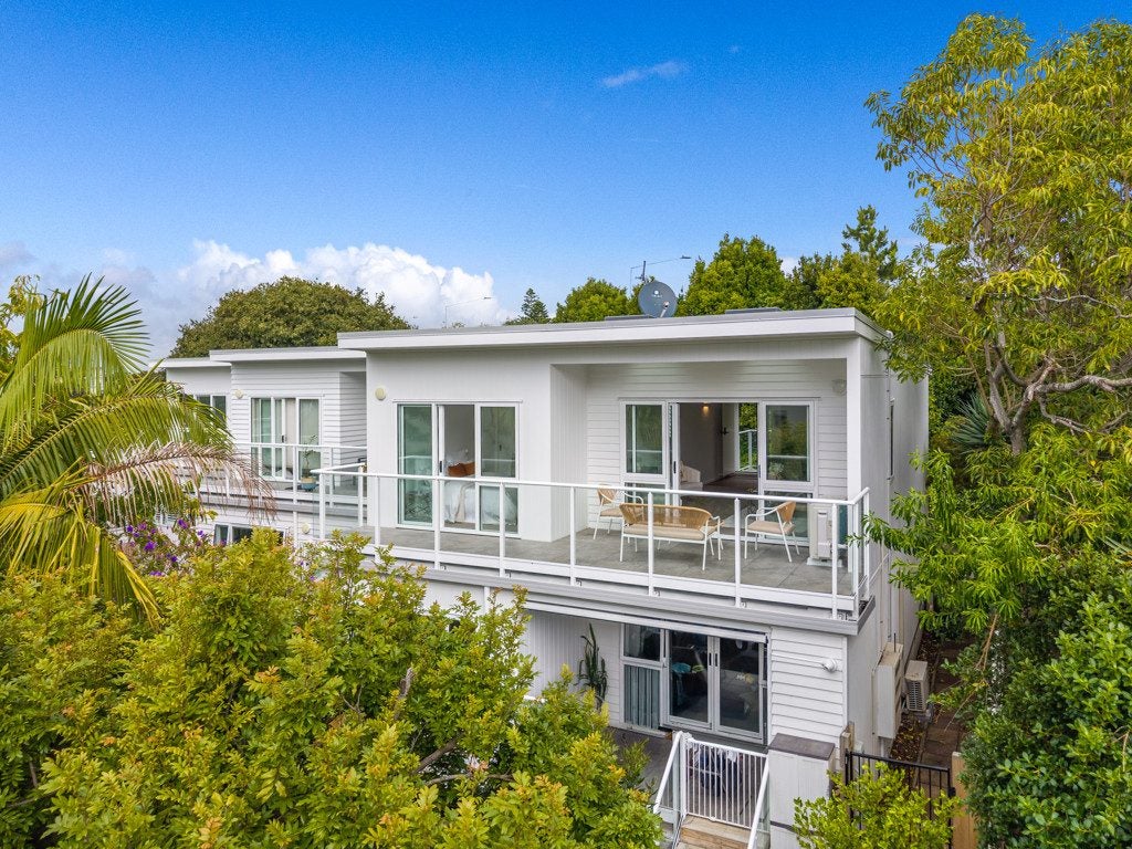 8B Arotau Place, Grafton, Auckland - Carousel 2