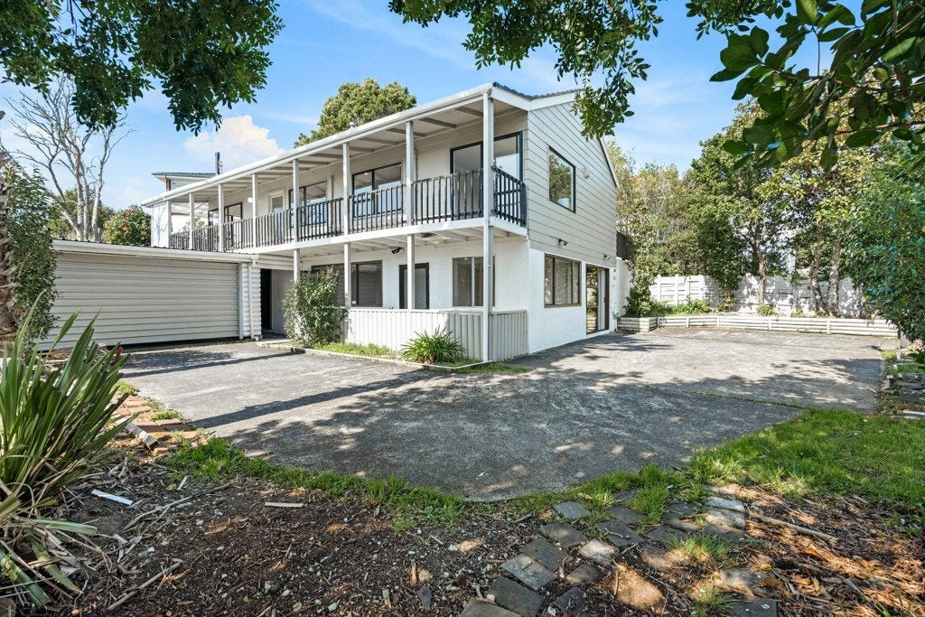 9 Sungrove Rise, Sunnyvale, Auckland - Carousel 1