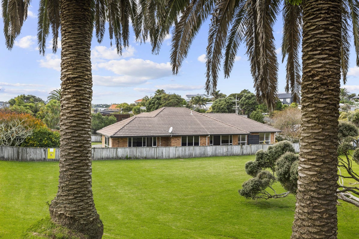 1 Tahuna Avenue, Raglan, Raglan - Carousel 1