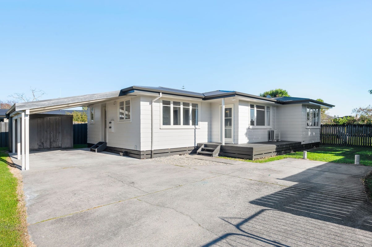 5A Paul Crescent, Fairfield, Hamilton - Carousel 1