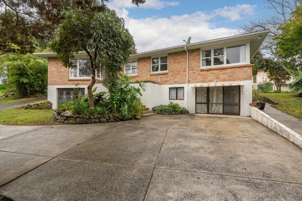 20 Helena Road, Hillcrest, Hamilton - Carousel 1