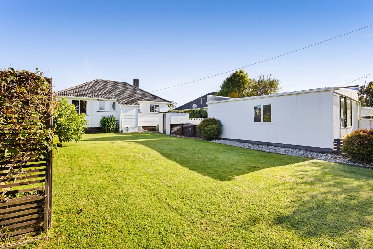 7 Drake Street, Vogeltown, New Plymouth - Carousel 13