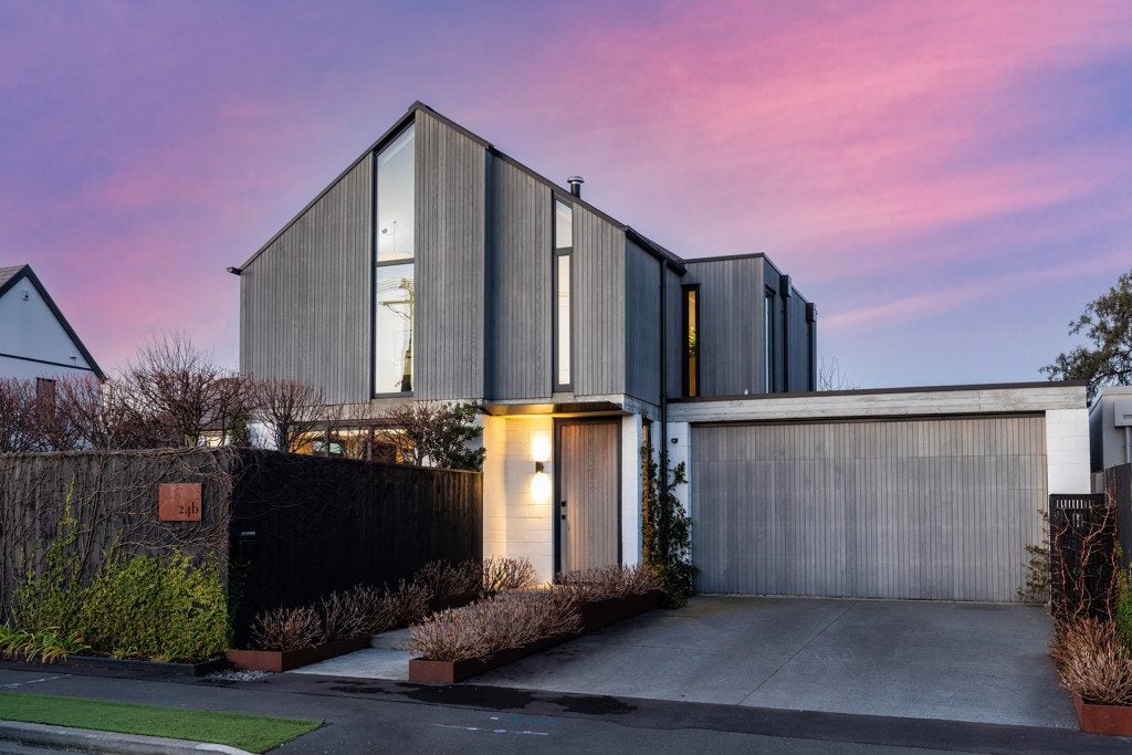 24B Queens Avenue, Merivale, Christchurch - Carousel 1