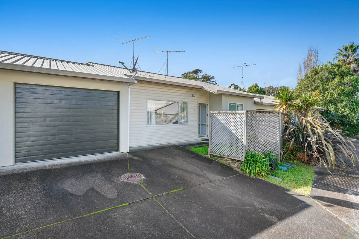6/372 Whangaparaoa Road, Stanmore Bay, Whangaparaoa - Carousel 1