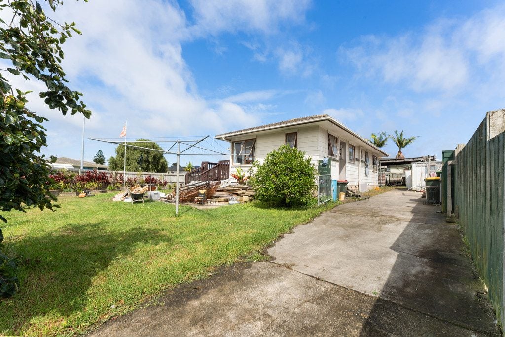 21 Sharland Avenue, Manurewa, Auckland - Carousel 1