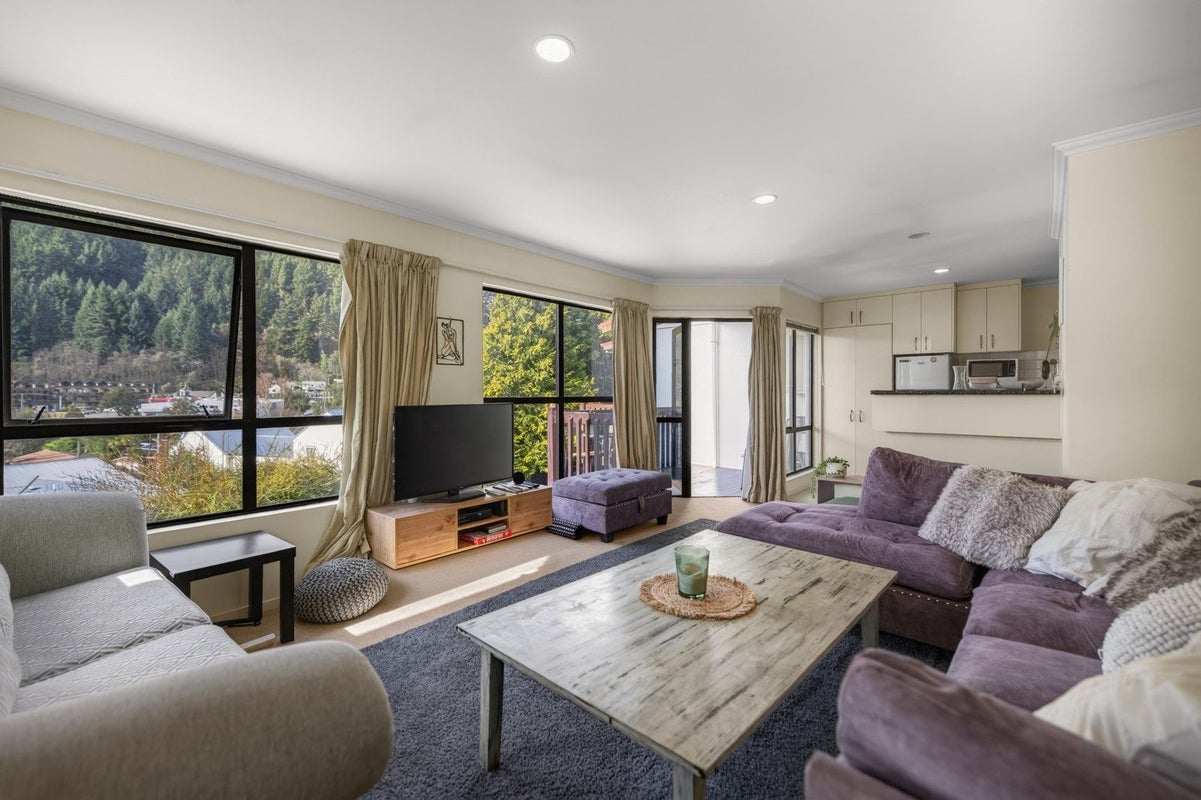 8B Huff Street, Queenstown, Queenstown - Carousel 2