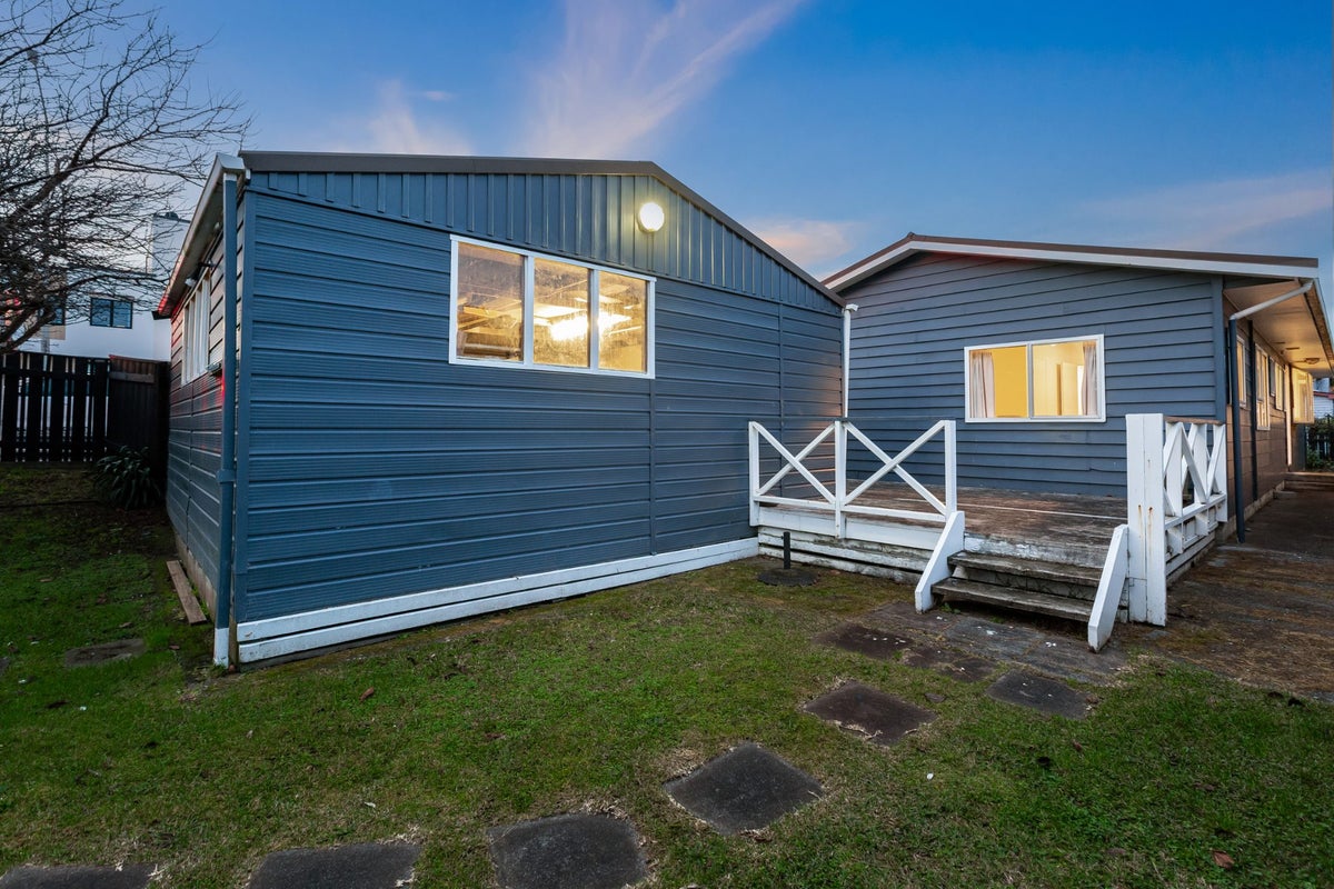 2 Pascoe Avenue, Paremata, Porirua - Carousel 30
