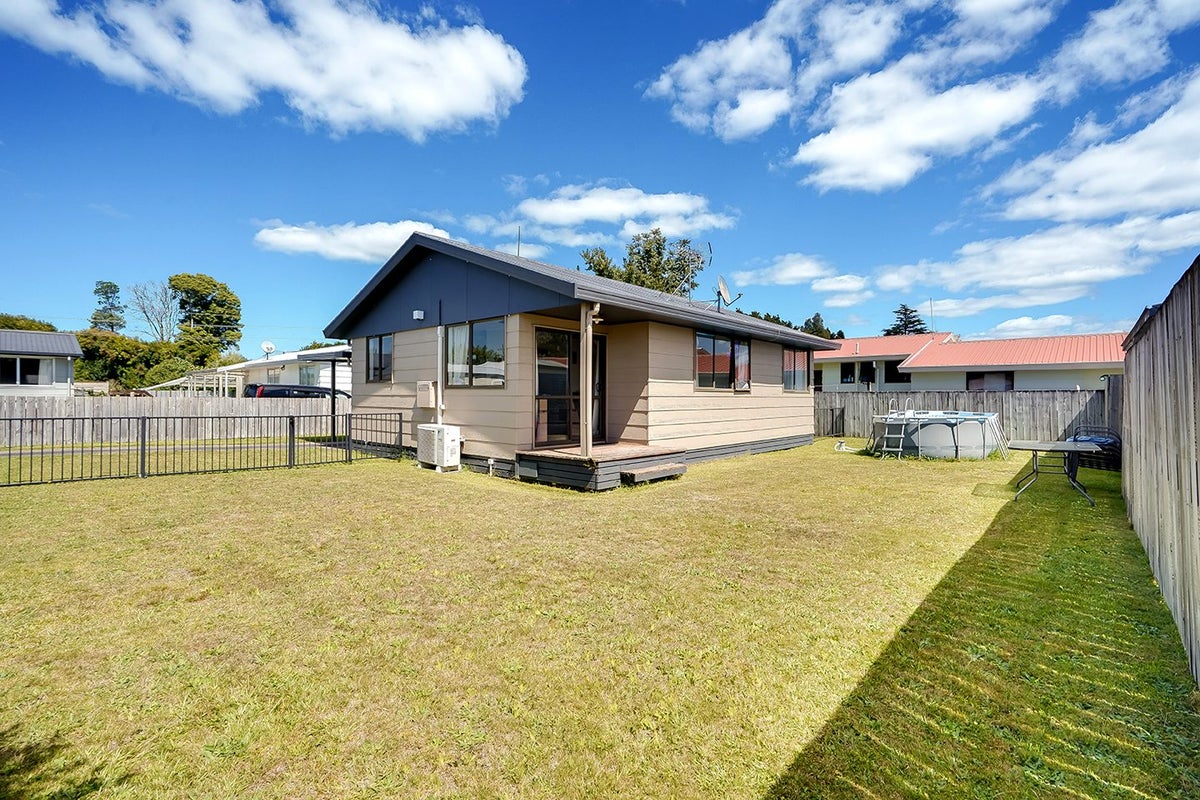 13 Gillett Lane, Enderley, Hamilton - Carousel 2