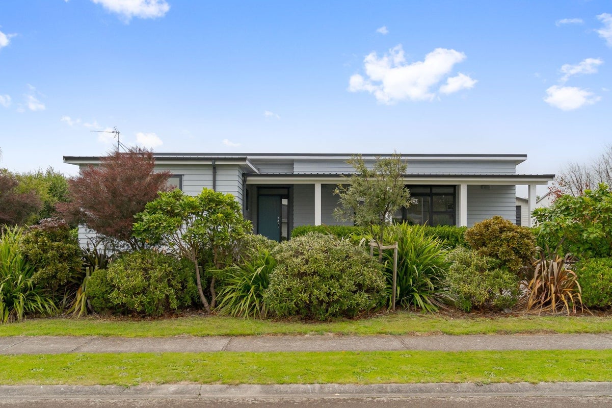 1 McKerrow Place, Featherston, Featherston - Carousel 2