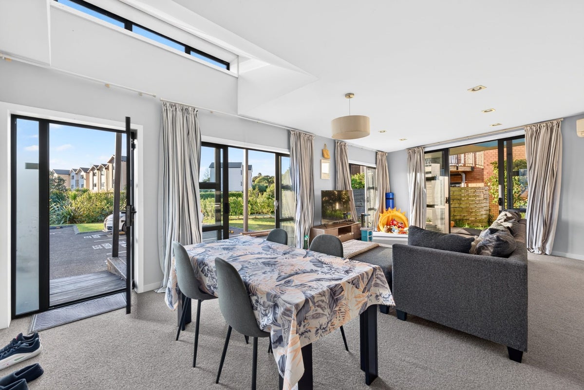 3/176 Mcleod Road, Te Atatu South, Auckland - Carousel 2