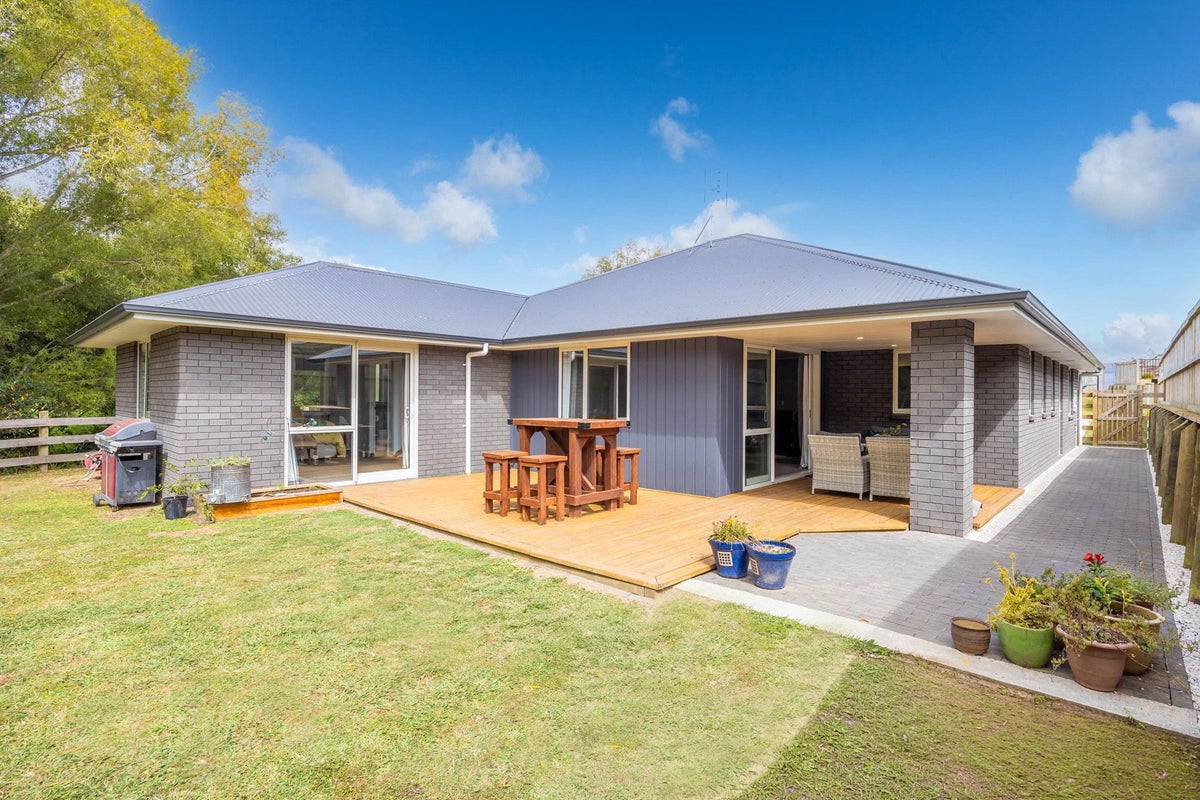 41B Acacia Avenue, Kihikihi, Te Awamutu - Carousel 1